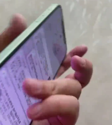 苹果12 国行 128 ，过保没多久，成色...