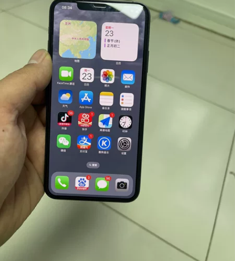 出售自用卡贴11promax，64g美版有...