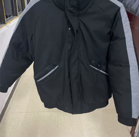 男士羽绒服 感兴趣的话点“我想要”和我私聊...