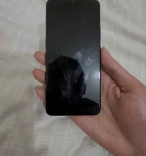 vivo y7s  6+128  成色一般...