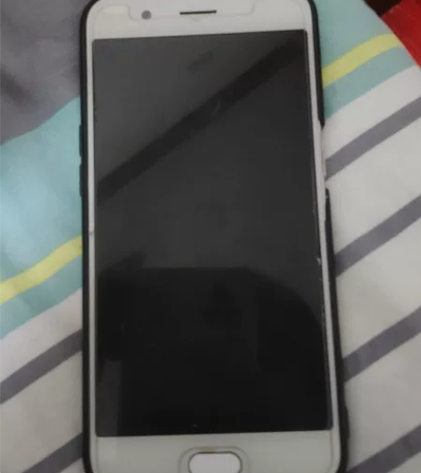 oppor11  一七年的机子   有点卡...