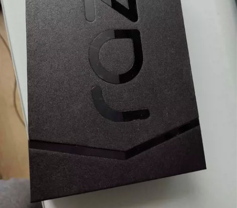 摩托罗拉 moto razr 2022 8...