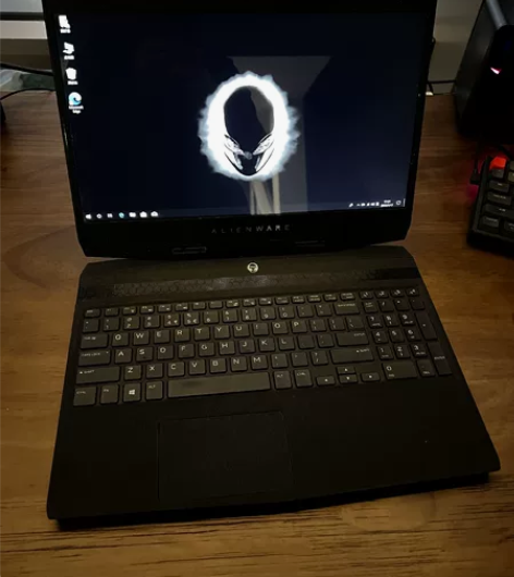 自用个人一手外星人笔记本M15 R1 星云...