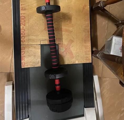闲置哑铃。可拆卸。 几乎全新 使用次数1-...