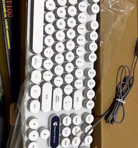 全新包邮清键盘鼠标套装发光机械手感电脑笔记...