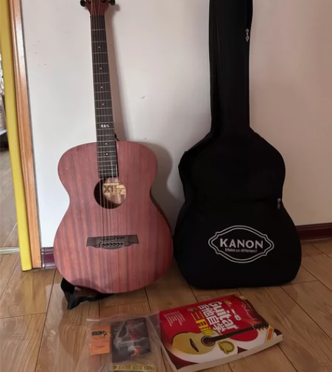 吉他 38寸 买了之后也没学吉他就闲置...