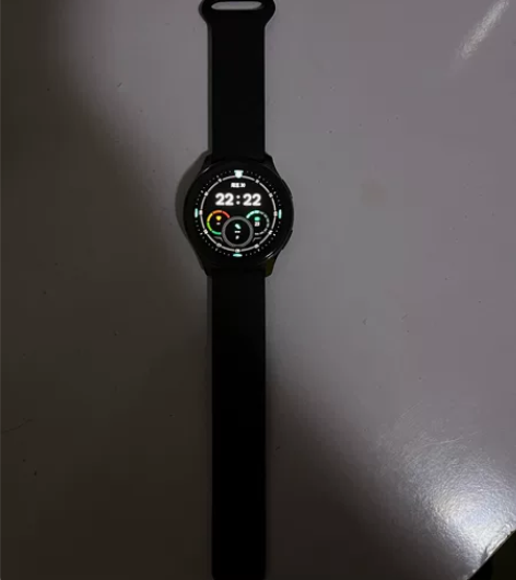 一加手表(亮黑) 99新，带原包装，充电器...