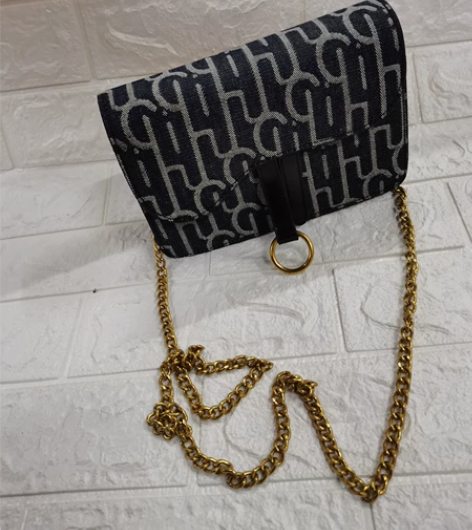 女款时尚牛仔女士小方包 朋友实体清货，20...