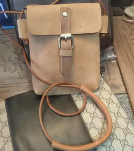 复古文艺女士斜挎小包包 材质全头层牛皮 加...