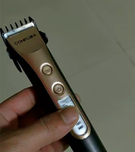 康夫T114理发器!仅用一次!年少不知轻狂...