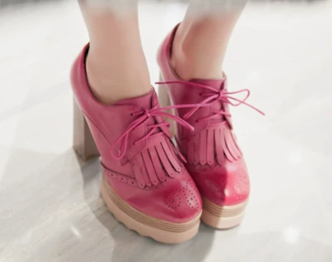 春秋季百搭英伦风流苏粗跟单鞋女复古系带深口...