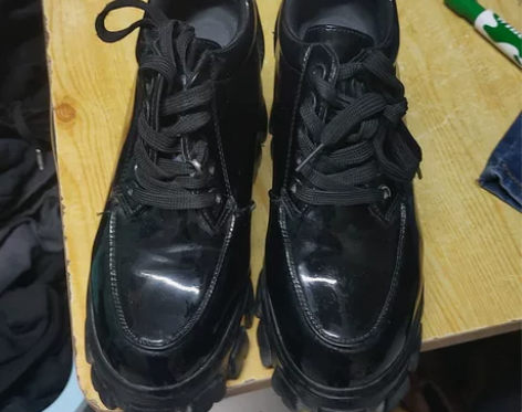 女士漆皮单鞋，35码，内增高，内增高4厘米...