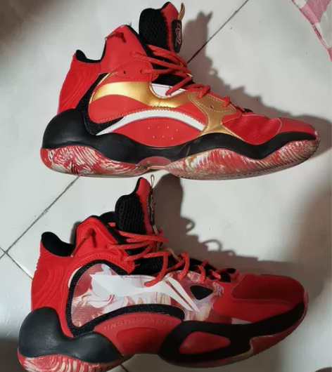 李宁篮球鞋空袭6 过年在老家打过两场水泥地...