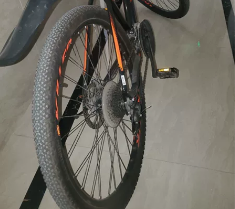 喜德盛自行车 原价1800 不讲价不诚心买...