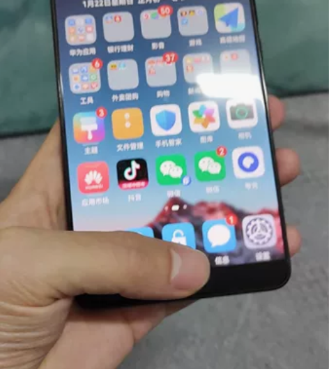华为mate10黑色,6加128,成色还行...