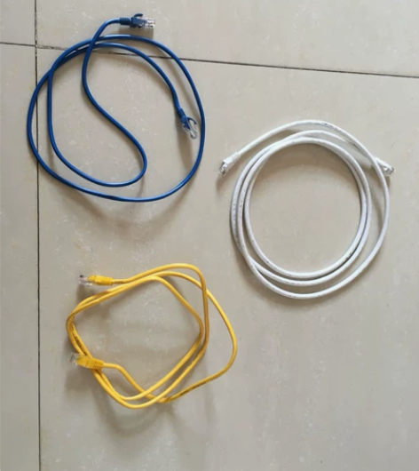 网线4条闲置，白色2米长全新未使用过，蓝色...