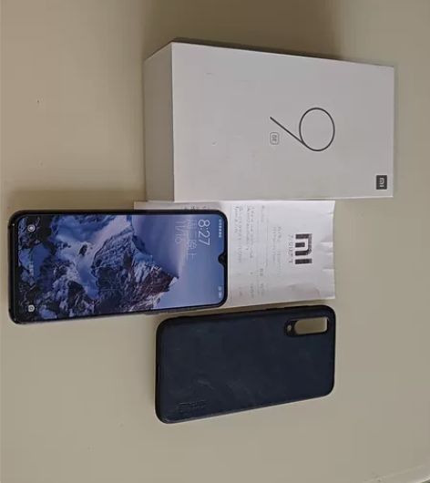小米9SE，6+64，温润如玉手感无敌，成...