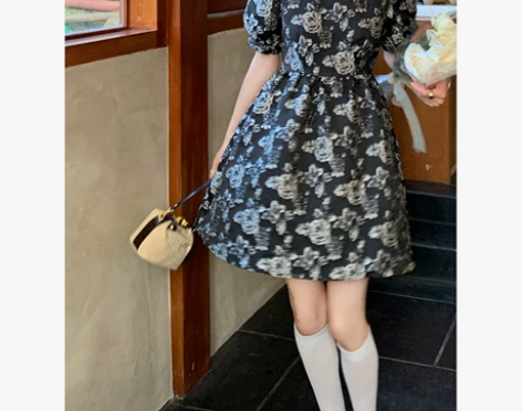 乌龙羊/法式复古碎花连衣裙女夏提花泡泡袖蓬...