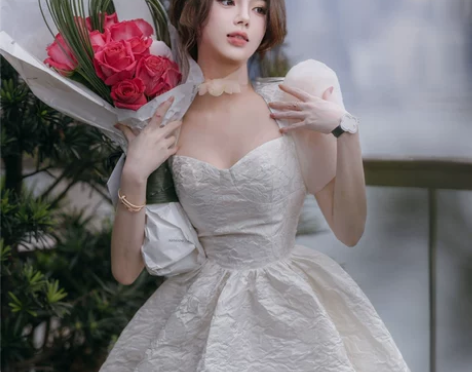 Bloomin原创小众设计法式连衣裙方领泡...