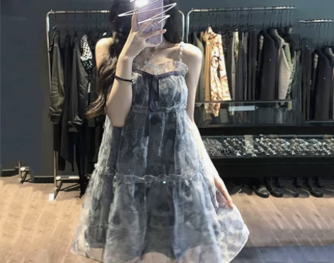 出吊带蓬蓬裙 之前买的 没穿过 不适合我[...