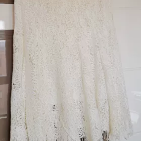 太阳花蕾丝鱼尾裙,松紧加隐形拉链,本白色,...