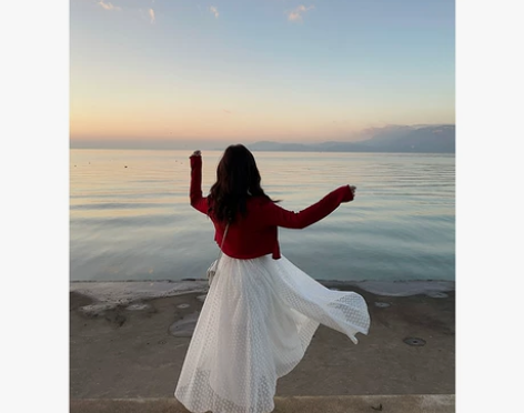 米米子“白色塞纳河”刺绣蕾丝重工大裙摆气质...