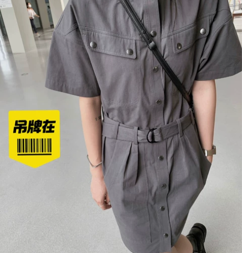 iWiNG美玲超飒炭灰工装风腰带连衣裙 尺...