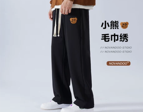 直筒裤子男小熊刺绣春秋季阔腿垂感运动卫裤休...