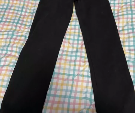 直筒高腰显瘦牛仔裤 仅穿一次  可20包邮...