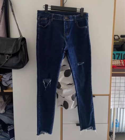 紧身牛仔裤 感兴趣的话点“我想要”和我私聊...