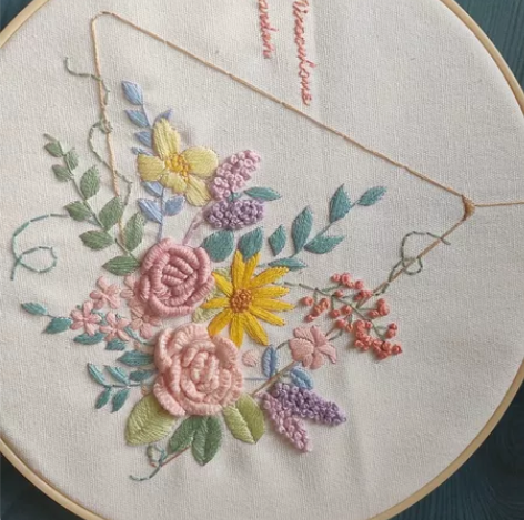 成品立体刺绣装饰礼品,手工刺绣装饰画。 送...