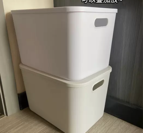 【最后40个甩卖】全新带盖收纳盒桌面储物箱...