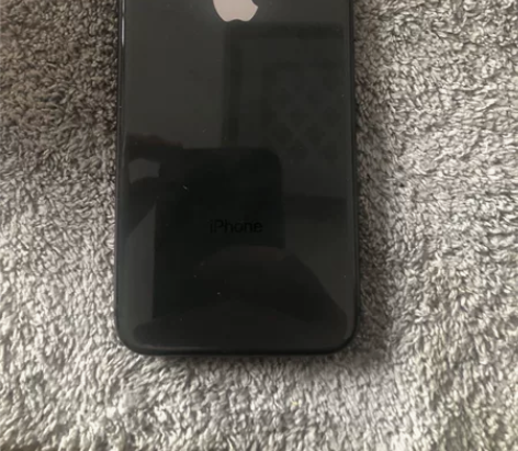 自用手机iphone苹果8,64g只换过电...