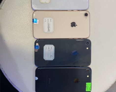 批发工作机苹果8。64g成色85新，全原国...