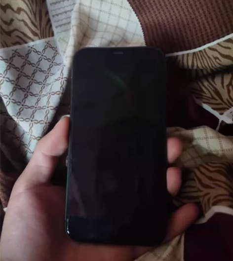 苹果11，美版黑解，全原无拆，电池87，有...
