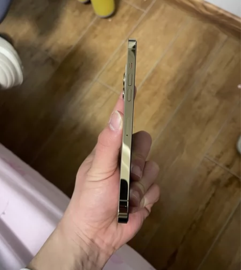 苹果12pro Max 手机版本 美版有锁...