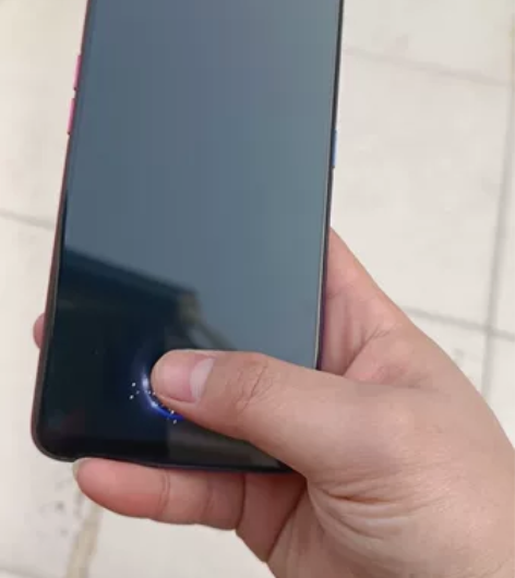 OPPO K3，6+64G。屏幕指纹+面部...