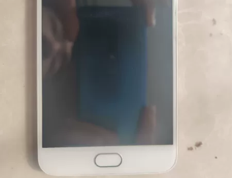 vivo Y 67 4G运存 32储存电池...