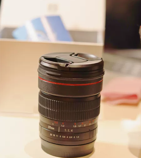 嘉蕊 佳能口 85mm f1.4 大光圈定...