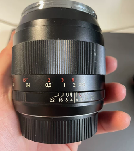 蔡司28mm F2 手动定焦,佳能口。自用...