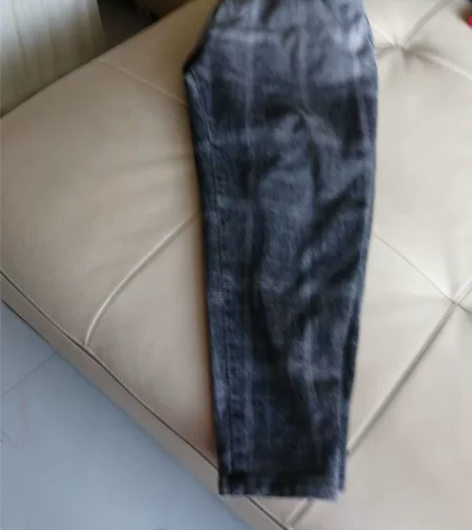 男士，牛仔，运动裤，37码。厚实，裤腿边有...