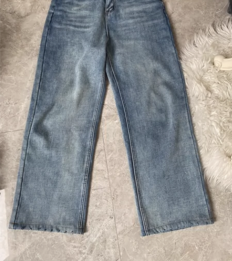 全新牛仔阔腿裤Ｍ尺码 感兴趣的话点“我想要...