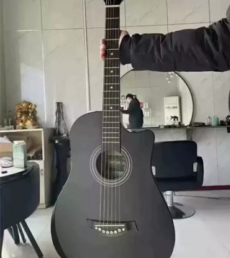 原件1000多的几乎全新吉他便宜出了，虽然...