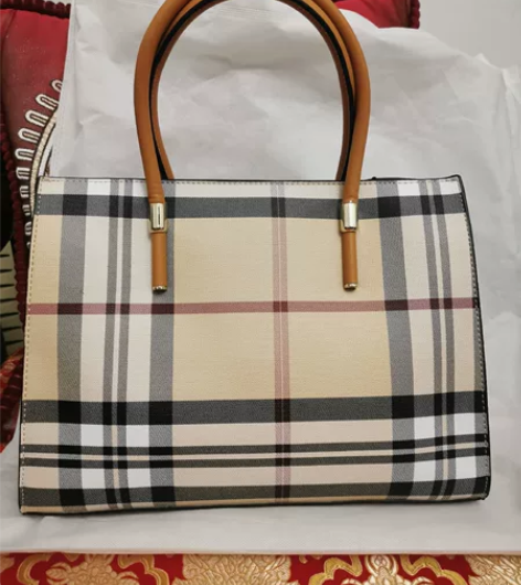 稻草人经典格纹女包包专柜新款单肩斜挎包女士...