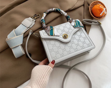 包包女2022新款韩版百搭斜挎小方包网红洋...