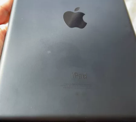 ipad mini第一代。无法开机，充电没...