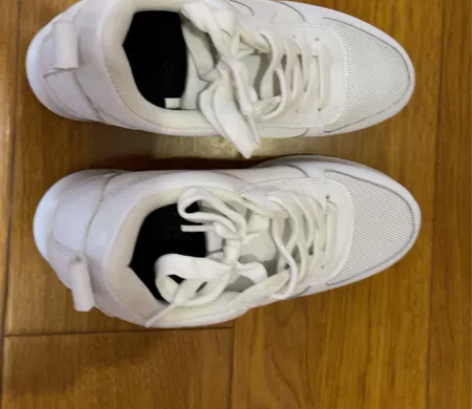 白色球鞋，内增高鞋，休闲鞋 感兴趣的话点“...