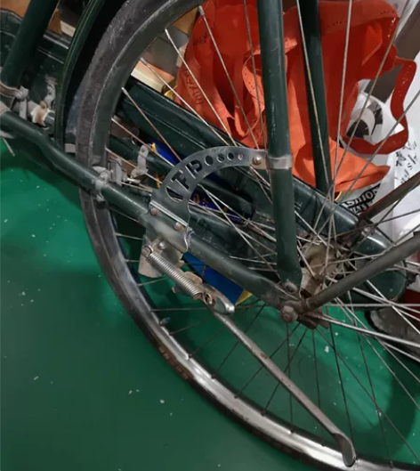 老飞鸽自行车，80年代的，绿色的，漆面不是...