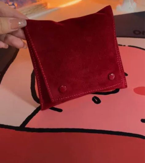 卡地亚cartier 红色绒布袋 小枕头 ...