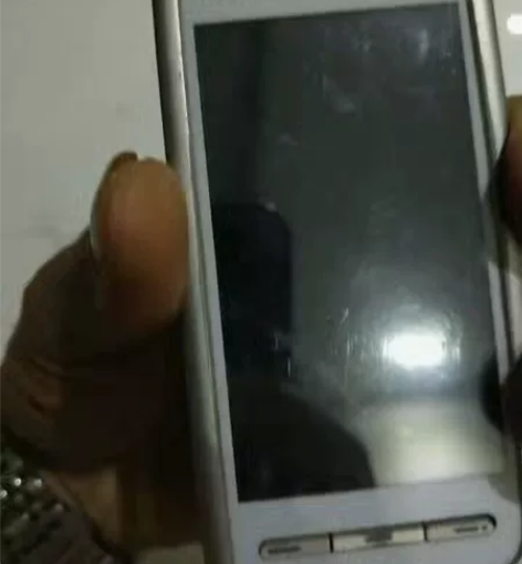 诺基亚直板机，诺基亚5230智能机，四块电...